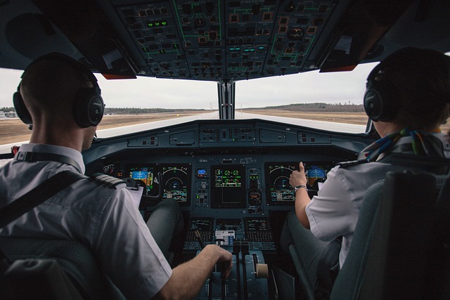 成为民航飞行员可以做近视手术吗