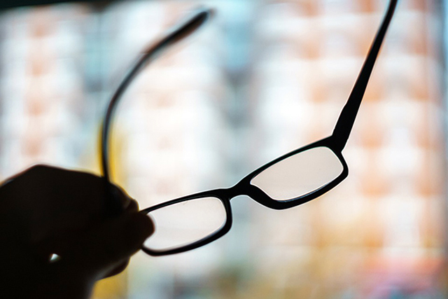 戴眼镜会让视力越来越深吗